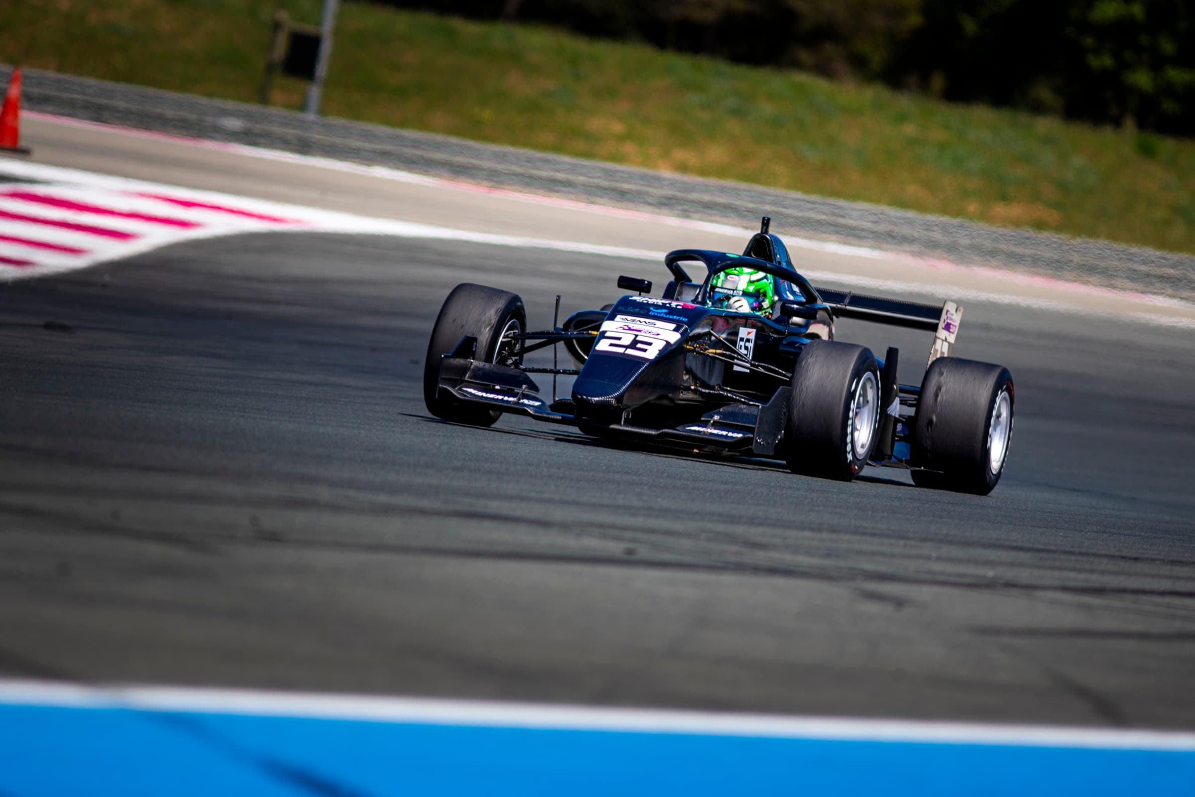 F3 single-seater on track, fast corner